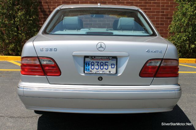 Mercedes-Benz E-Class 2000 photo 2