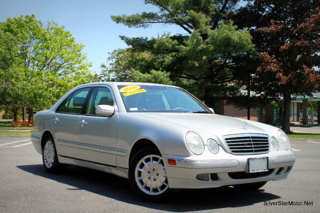 Mercedes-Benz E-Class 2000 photo 3