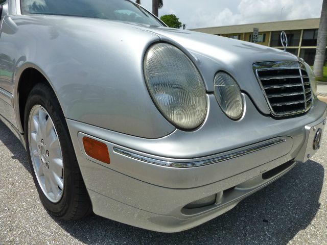 Mercedes-Benz E-Class 2000 photo 29