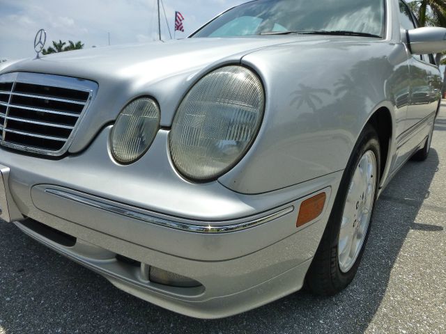 Mercedes-Benz E-Class 2000 photo 30