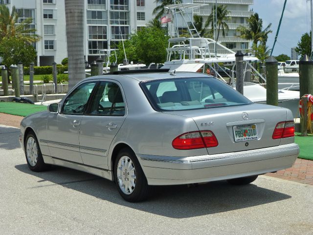 Mercedes-Benz E-Class 2000 photo 38