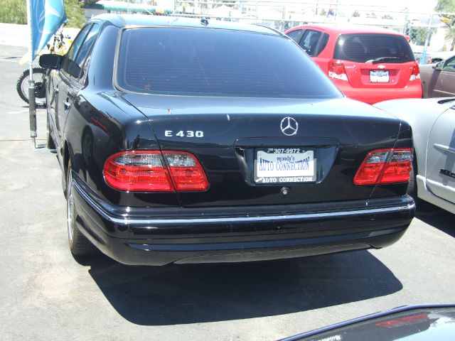 Mercedes-Benz E-Class 2000 photo 1