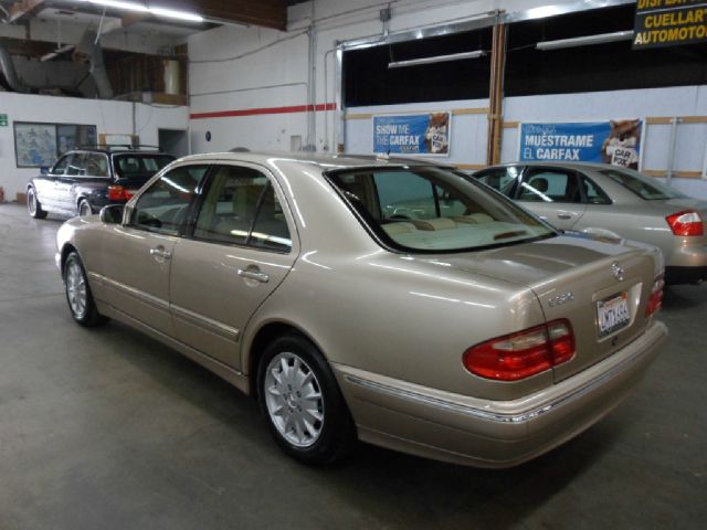 Mercedes-Benz E-Class 2000 photo 13