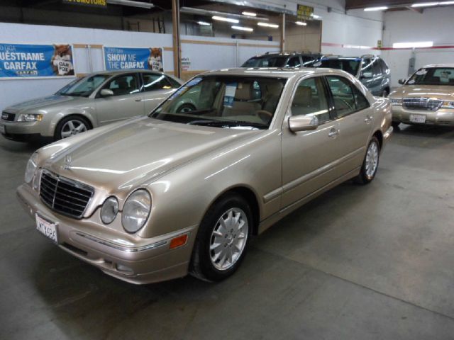 Mercedes-Benz E-Class 2000 photo 14