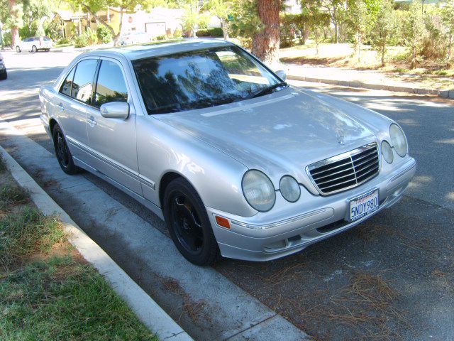 Mercedes-Benz E-Class 2000 photo 1