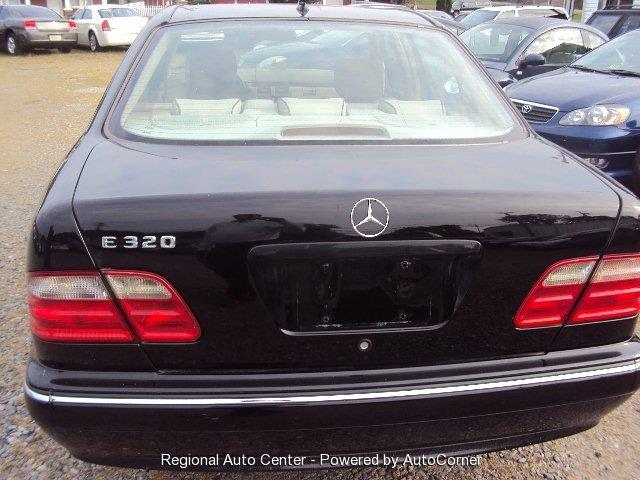 Mercedes-Benz E-Class 2000 photo 1