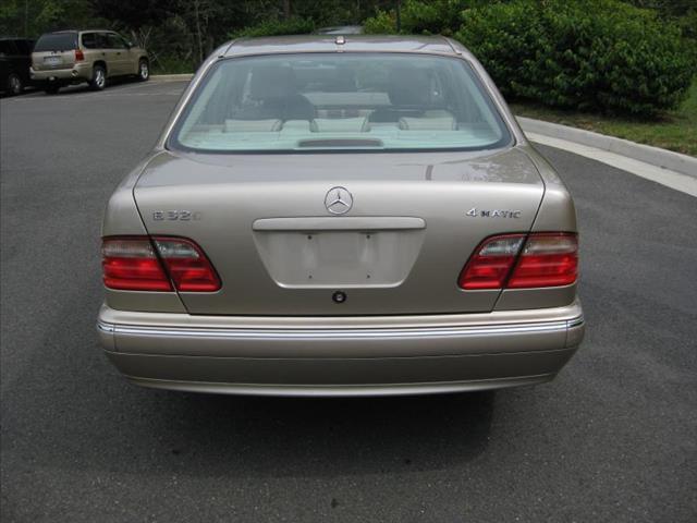 Mercedes-Benz E-Class Tsi Awd Sedan