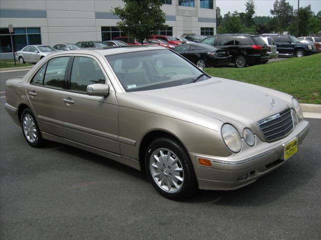 Mercedes-Benz E-Class 2000 photo 2