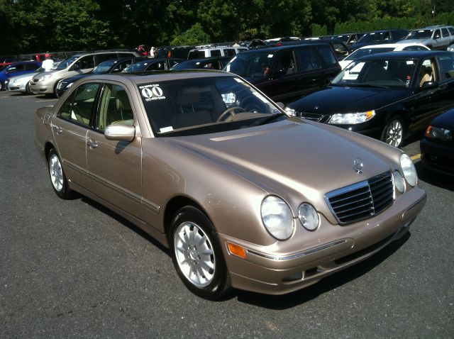 Mercedes-Benz E-Class 2000 photo 1