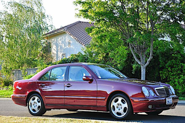 Mercedes-Benz E-Class 2000 photo 1