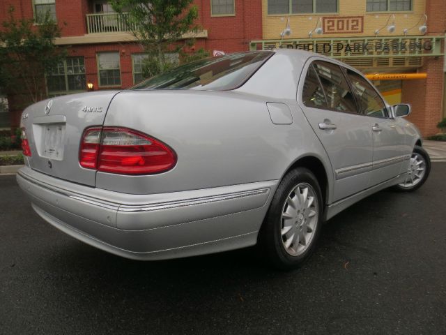 Mercedes-Benz E-Class 2000 photo 1