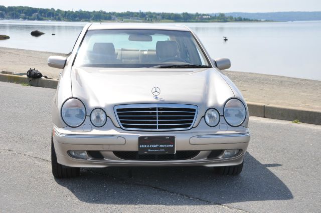 Mercedes-Benz E-Class 2000 photo 1