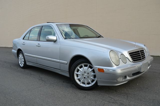 Mercedes-Benz E-Class 2000 photo 1