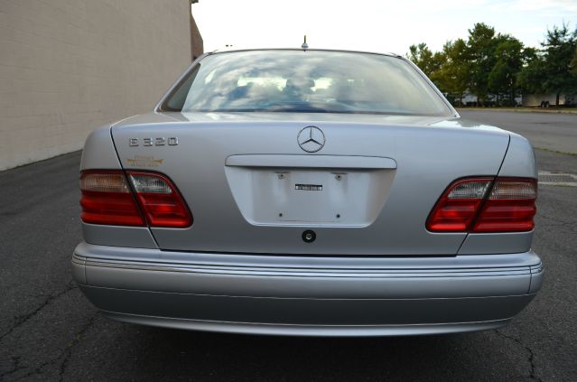 Mercedes-Benz E-Class 2000 photo 2