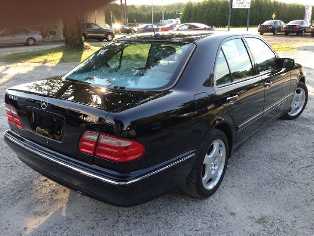 Mercedes-Benz E-Class 2001 photo 2