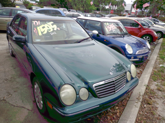 Mercedes-Benz E-Class 2001 photo 2