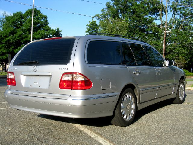 Mercedes-Benz E-Class 2001 photo 15