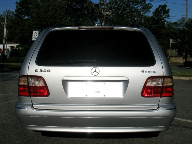 Mercedes-Benz E-Class 2001 photo 16