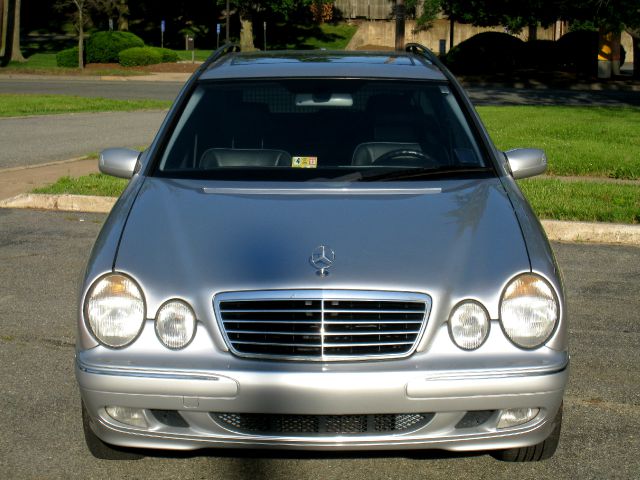 Mercedes-Benz E-Class 2001 photo 24