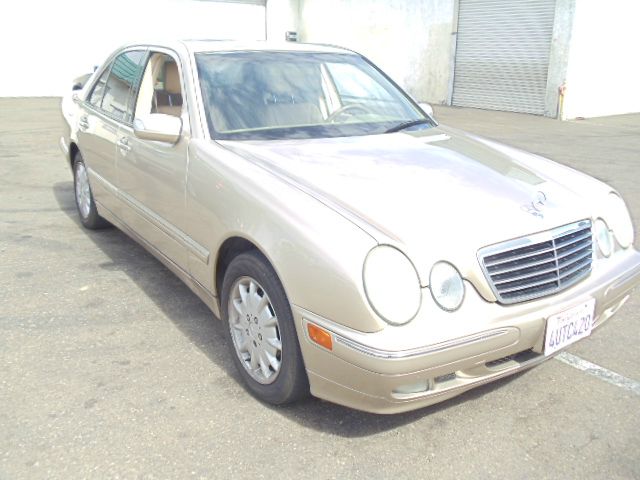 Mercedes-Benz E-Class 2001 photo 1