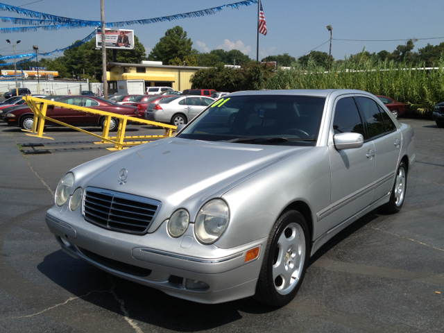 Mercedes-Benz E-Class 2001 photo 2