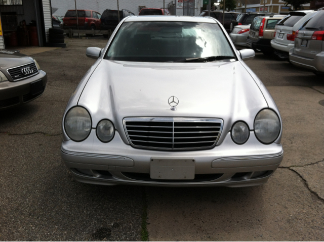 Mercedes-Benz E-Class 2001 photo 3