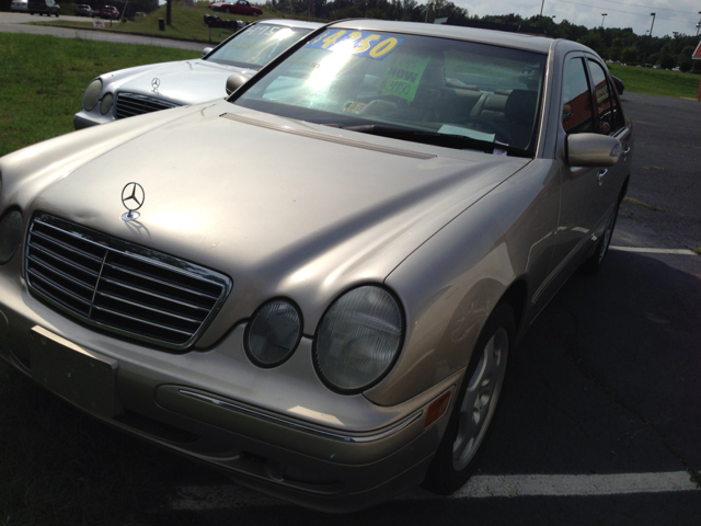 Mercedes-Benz E-Class 2001 photo 3