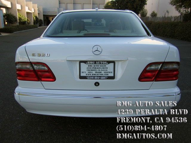 Mercedes-Benz E-Class 2001 photo 1