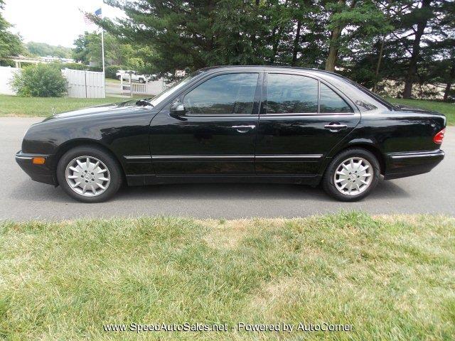 Mercedes-Benz E-Class 2001 photo 3