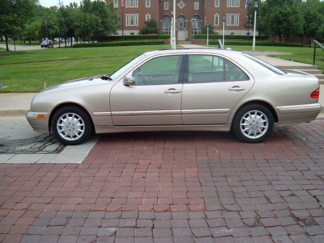 Mercedes-Benz E-Class 2001 photo 4