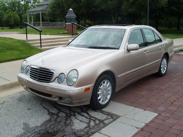 Mercedes-Benz E-Class 2001 photo 7