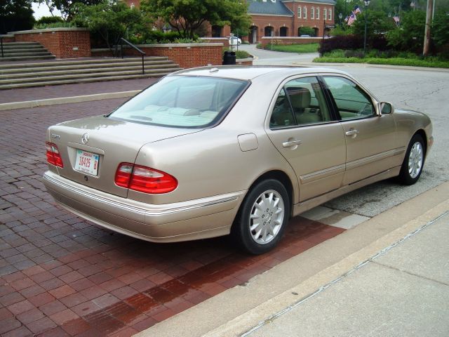 Mercedes-Benz E-Class 2001 photo 8