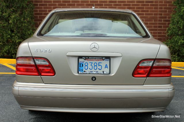 Mercedes-Benz E-Class 2001 photo 23