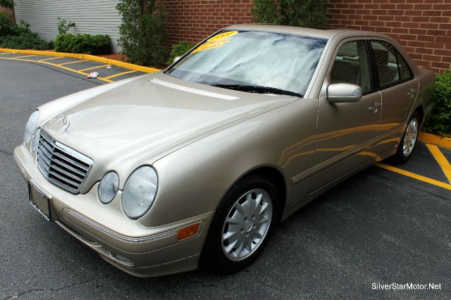 Mercedes-Benz E-Class 2001 photo 25