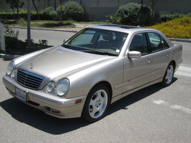 Mercedes-Benz E-Class 2001 photo 3