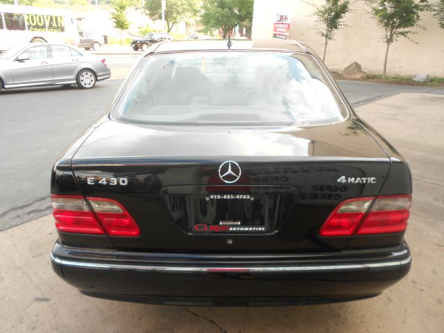 Mercedes-Benz E-Class 2001 photo 2