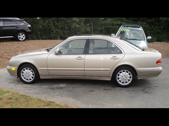 Mercedes-Benz E-Class 2001 photo 1