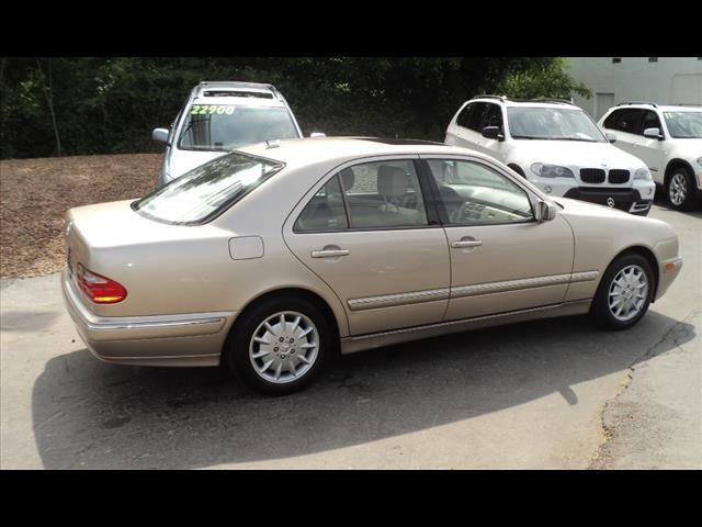 Mercedes-Benz E-Class 2001 photo 2