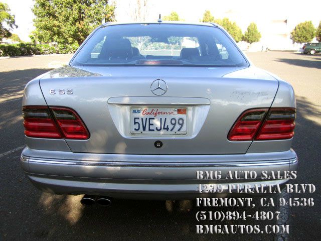 Mercedes-Benz E-Class 2001 photo 3