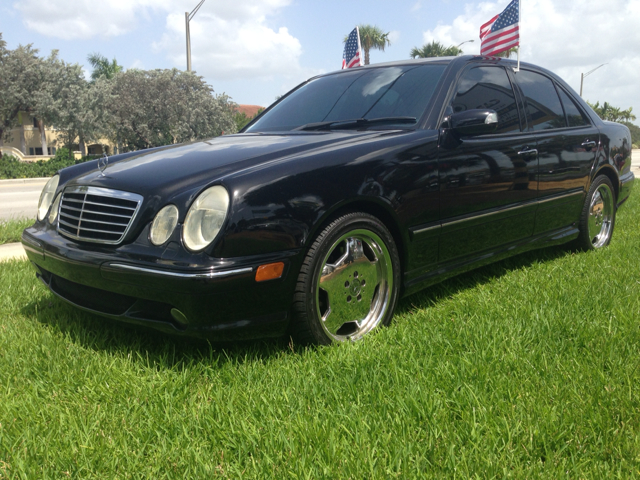 Mercedes-Benz E-Class 2001 photo 3