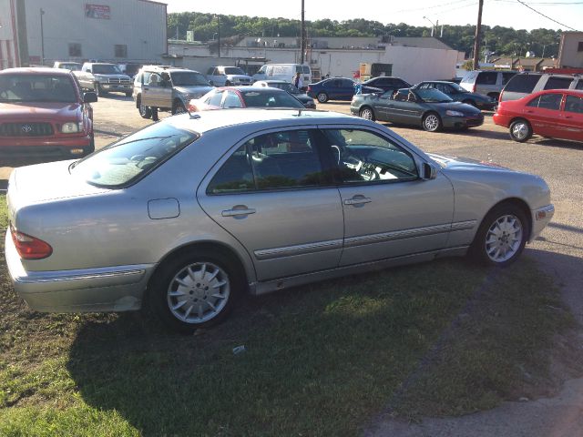 Mercedes-Benz E-Class 2001 photo 1