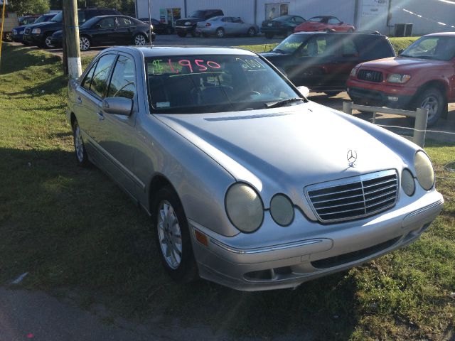 Mercedes-Benz E-Class 2001 photo 10