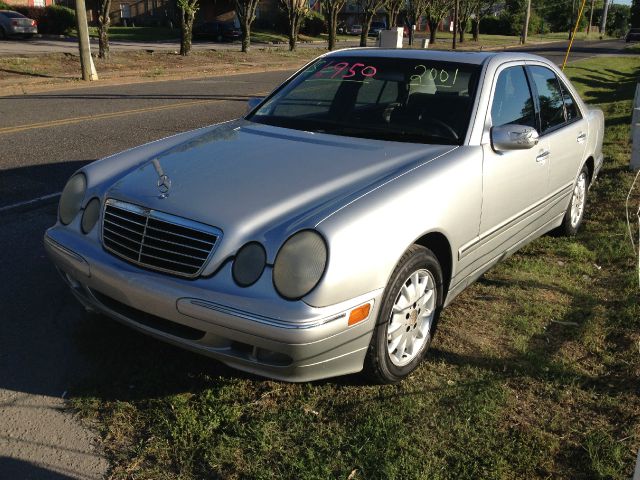 Mercedes-Benz E-Class 2001 photo 11