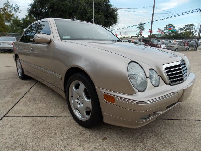 Mercedes-Benz E-Class 2001 photo 1