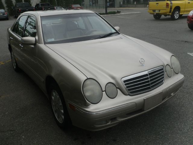 Mercedes-Benz E-Class 2001 photo 17