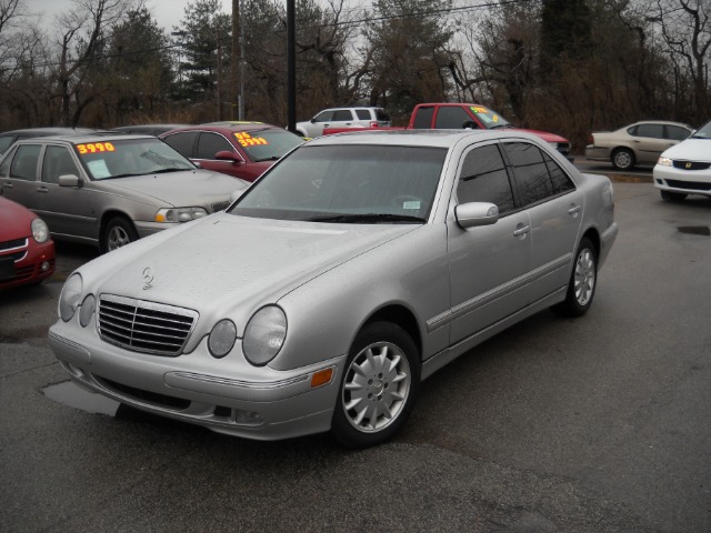 Mercedes-Benz E-Class 2001 photo 3