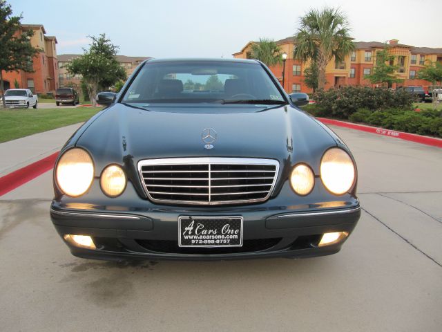 Mercedes-Benz E-Class 2001 photo 1