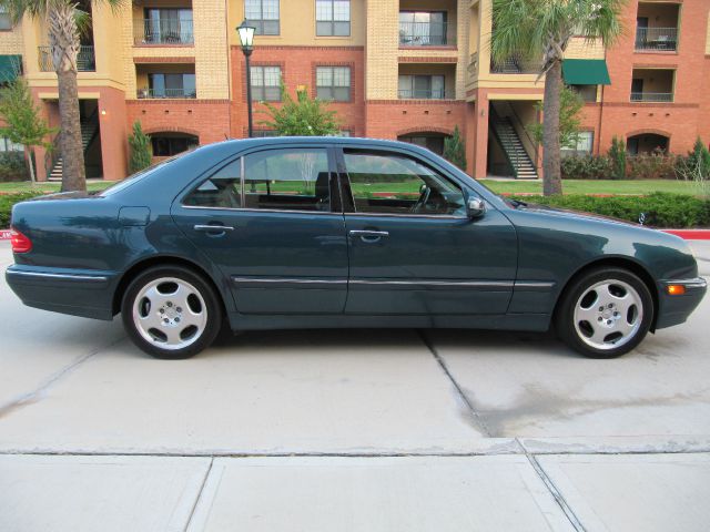 Mercedes-Benz E-Class 2001 photo 4