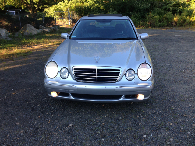 Mercedes-Benz E-Class 2001 photo 4