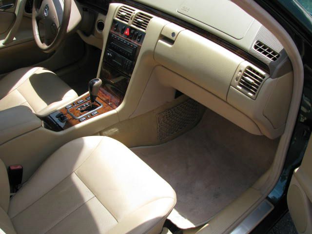 Mercedes-Benz E-Class 2001 photo 5